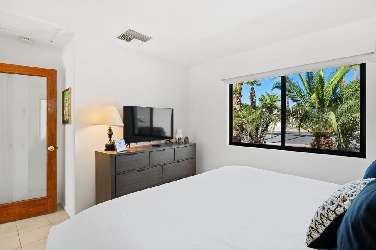Los Compadres Oasis - 5 Bedroom Palm Springs Extérieur photo